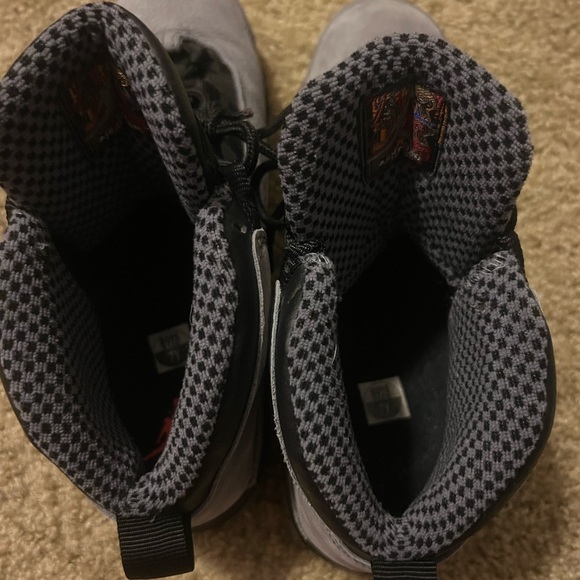 Grey and black Jordan’s 7Y - Picture 5 of 8